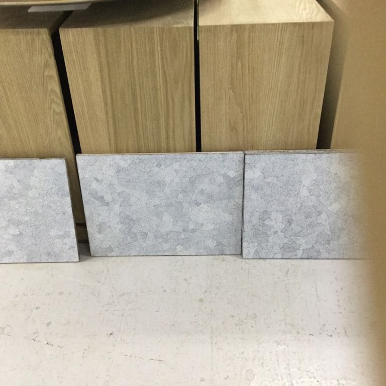 CẨN VỎ TRỨNG TRÊN NỀN GỖ MDF