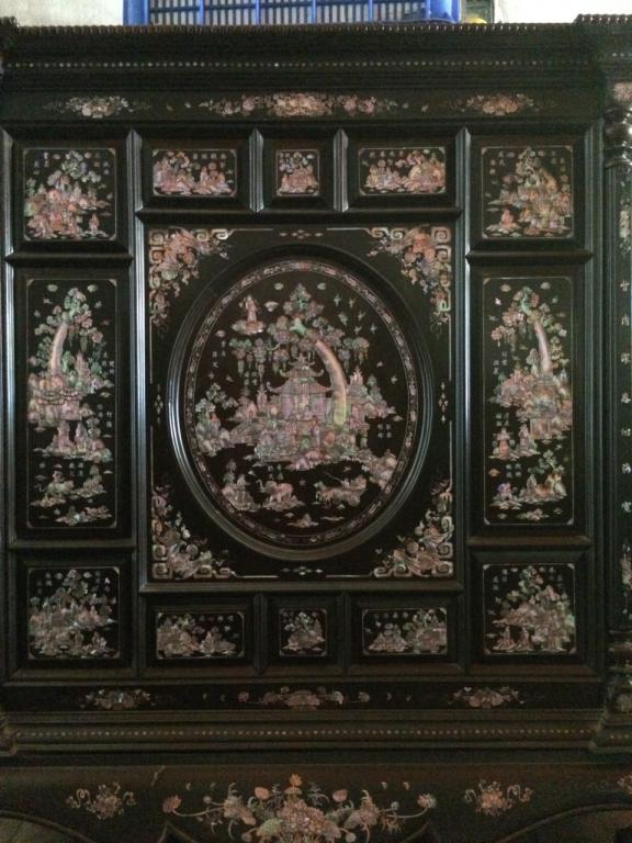 Tủ thờ cẩn ốc xà cừ tại Bình Dương